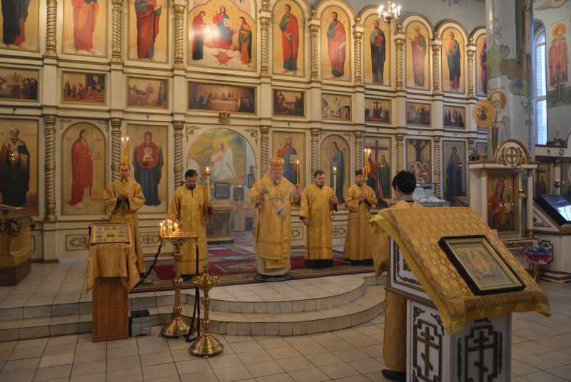 Епископ Анатолий совершил Всенощное бдение в Константино-Еленинском соборе г. Костанай